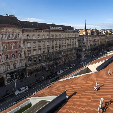 Naomi & Sophia Apartmán *